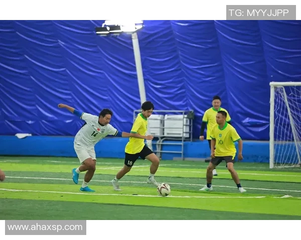 足球明星骑车大挑战精彩瞬间集锦让你领略他们的另一面魅力